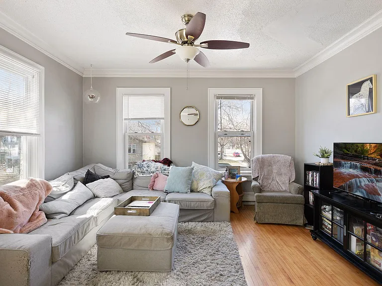 1431 Jefferson St NE #3 — Photo 2