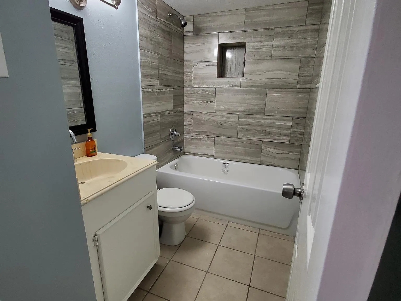 1205 N Pacific St — Photo 4