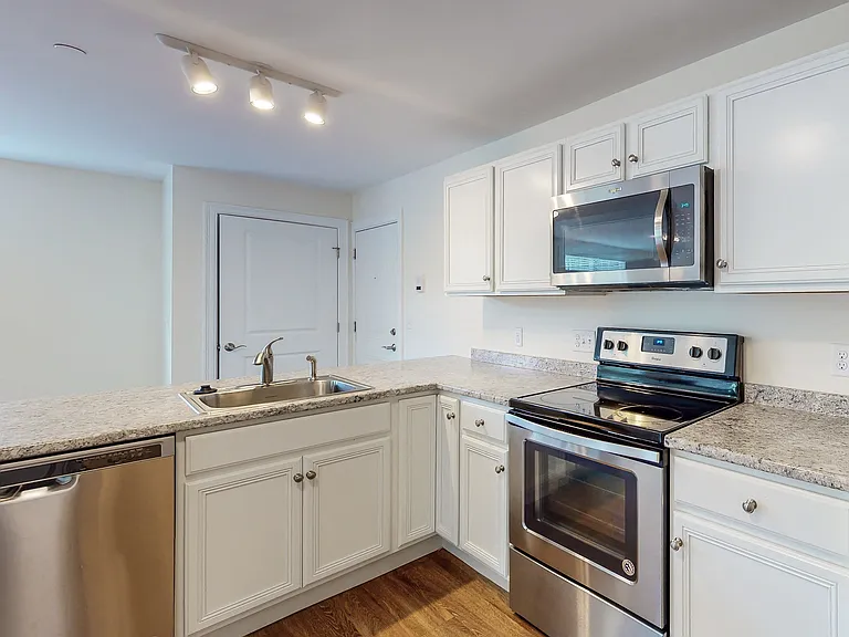 Autumn Woods Apartments — Photo 34