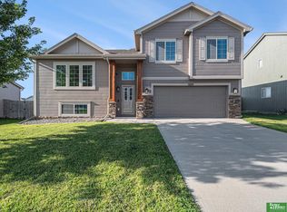 1919 Mesa St, Bellevue, NE 68123