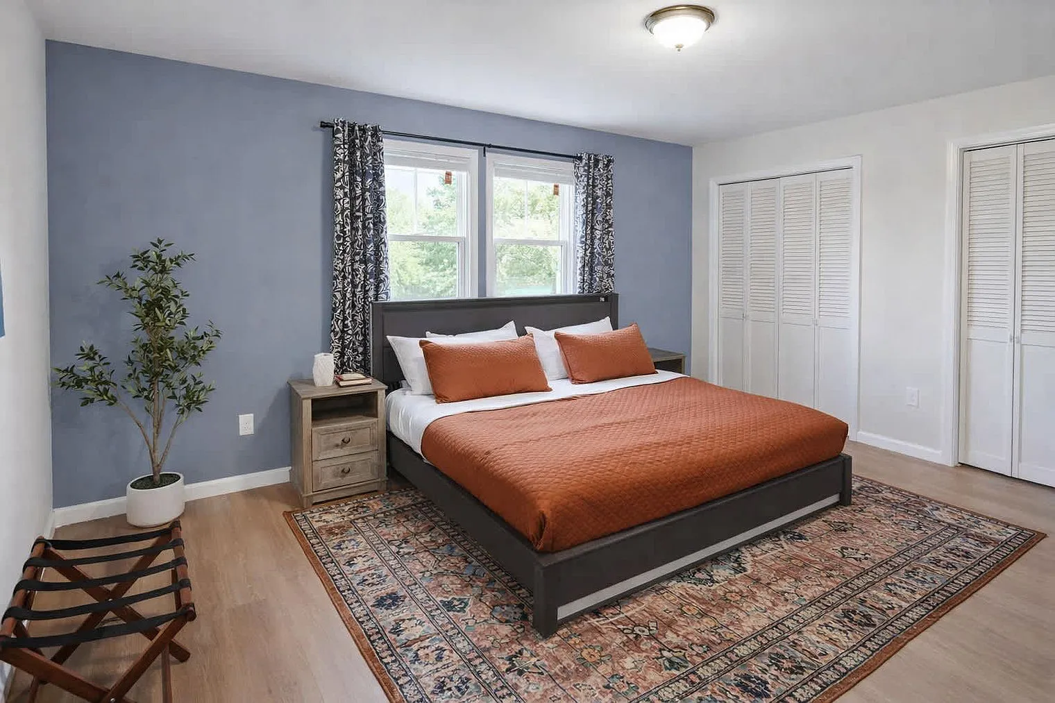 3 bed, 2.0 bath, $5,975 — Photo 3