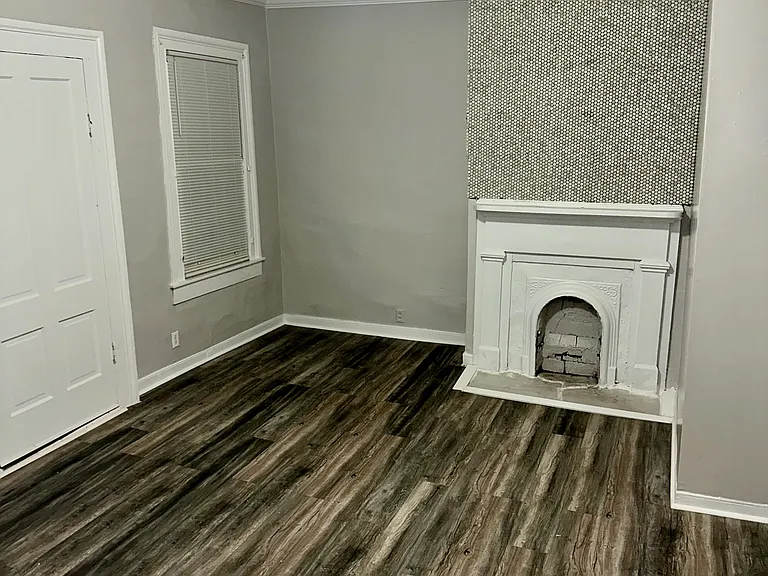 514 S College St — Photo 37