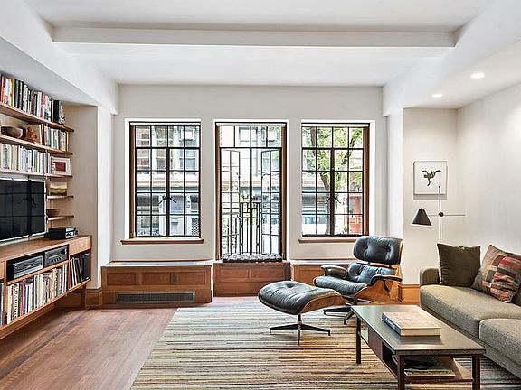 2nd image of 50 E 10th St Unit 2G