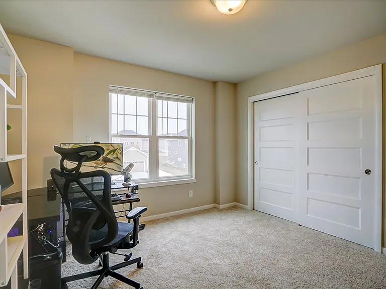 601 Tawny Elm Pkwy — Photo 19