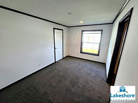 4th image of 204 Spruce Ln #93