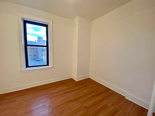Rented by City Connections Realty | media 8