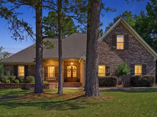 9 E Cadbury Ln, Hattiesburg, MS 39402
