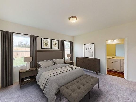 4th image of 738 Amesbury Rd