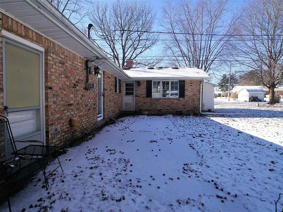 2nd image of 104 Yale Blvd