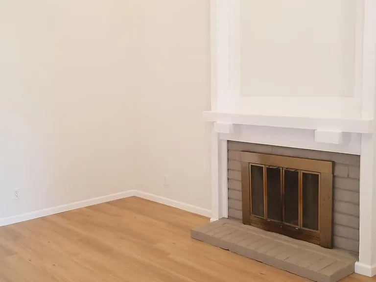 32461 Lake Ree St — Photo 2