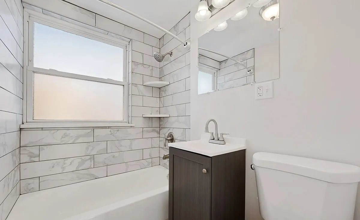 Building Photo - 50 E 37th St