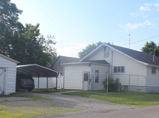 411 W Ray Ave, Christopher, IL 62822