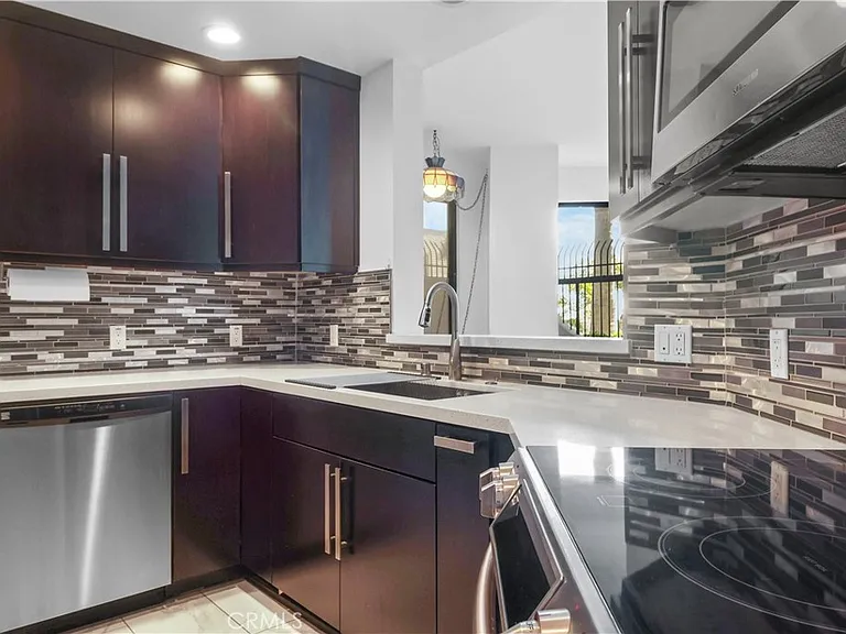 1310 E Ocean Blvd — Photo 21