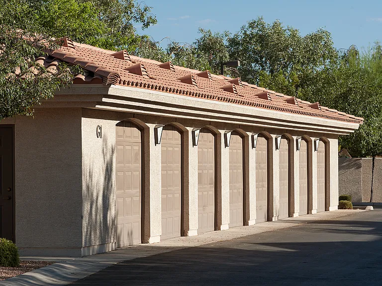 1600 N Arizona Ave — Photo 5