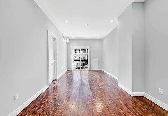 4th image of 82 Milford St #3C