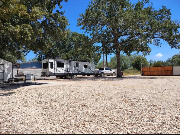 3 Wise Owl Dr, Von Ormy, TX 78073