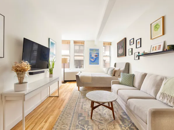 9 Barrow Street image 1 of 6