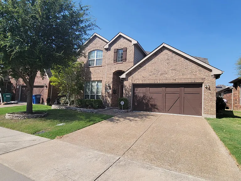 308 Enid Dr — Photo 2