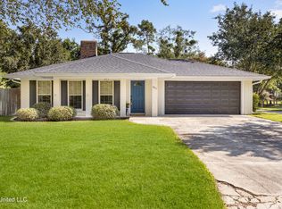 301 Felicity St, Bay Saint Louis, MS 39520