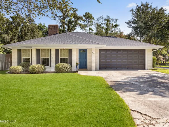 301 Felicity St, Bay Saint Louis, MS 39520