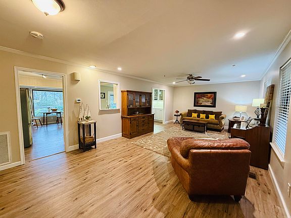 4th image of 2507 Arkansas Valley Dr