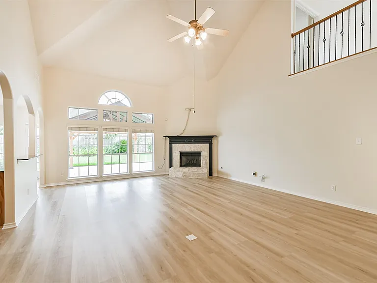 11918 Mariposa Canyon Dr — Photo 12