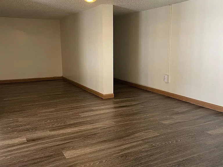 332 E Washington St #3 — Photo 6
