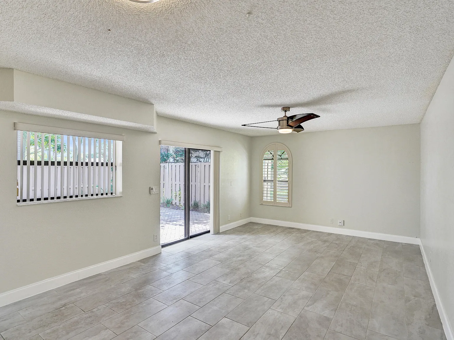 Chateau Woods — Photo 4