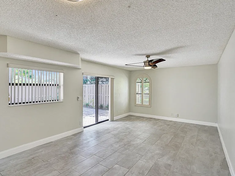 4260 Village Dr #D — Photo 4