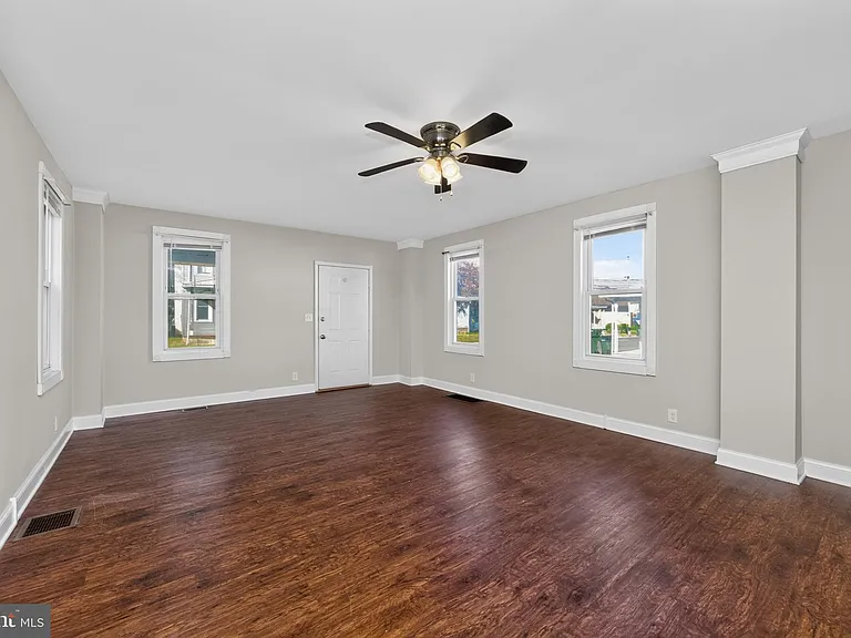 1219 E Philadelphia Ave — Photo 9