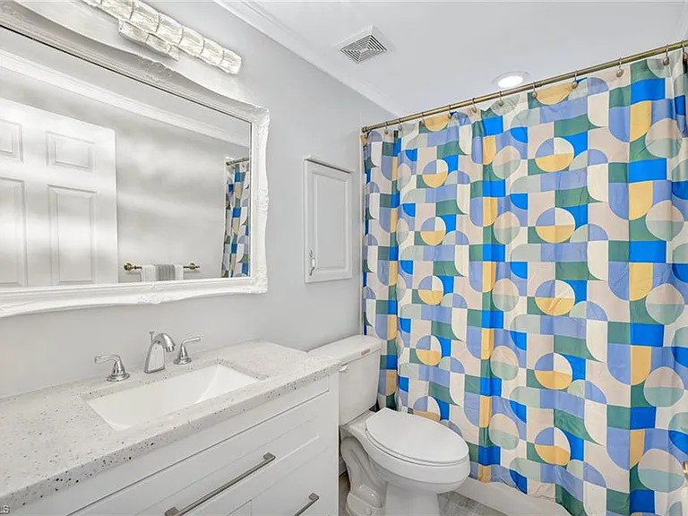 613 Windsor Sq #101 — Photo 12