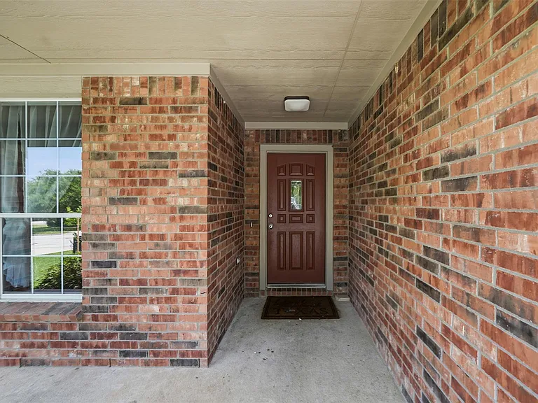 104 Carol Ave — Photo 7