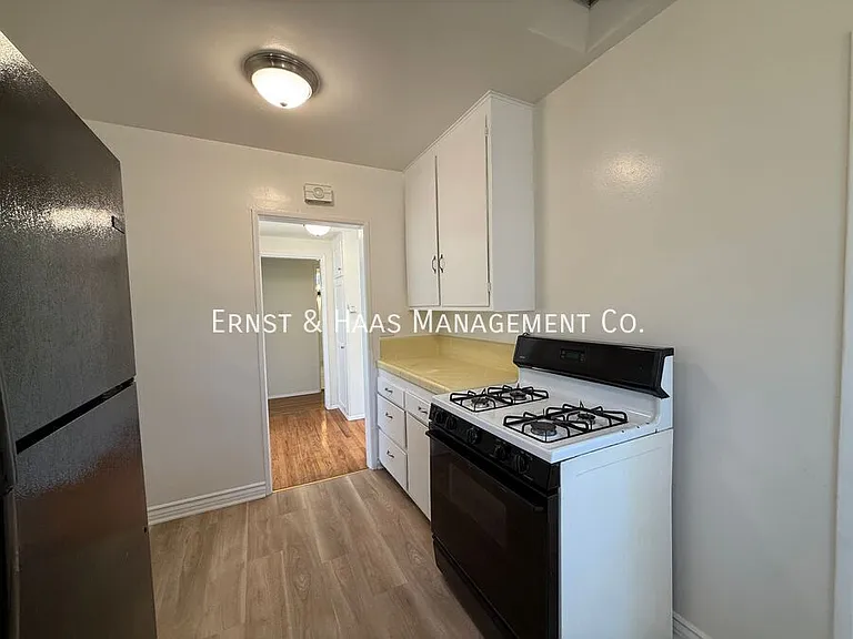 2862 Knoxville Ave — Photo 5