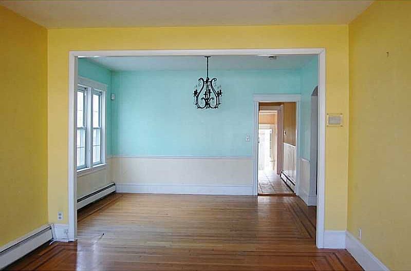 2nd image of 128 Modena Ave