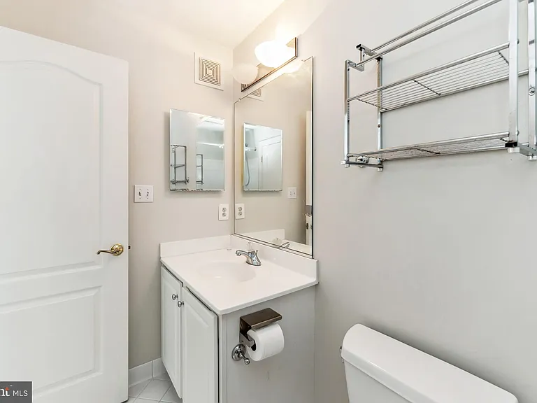 7489 Carriage Hills Dr — Photo 30