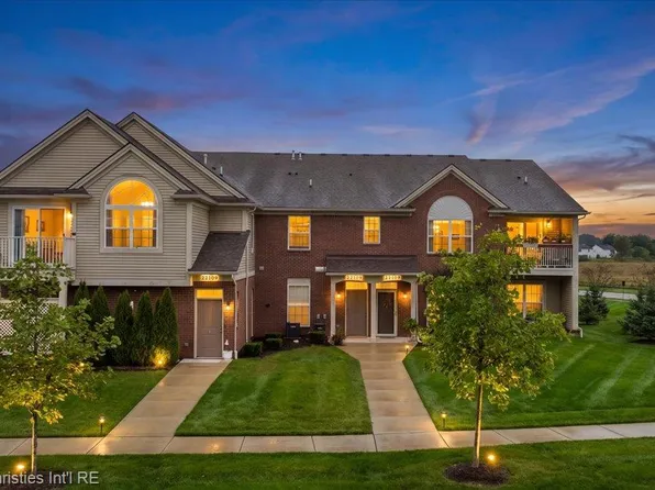 22113 Aberdeen Dr, Macomb, MI 48042