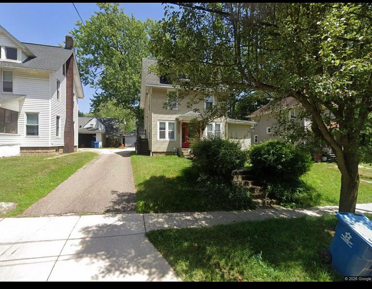 6 bed, 2300 sqft, $3,750 — Photo 1