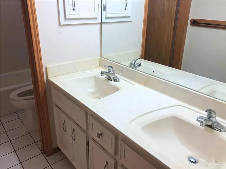 1216 W Heron Ct — Photo 9