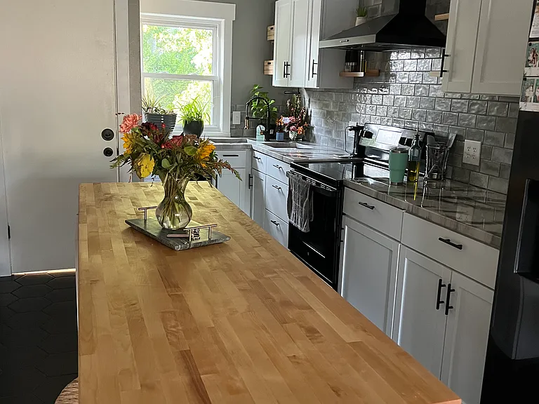 931 Falls Ave #2 — Photo 1