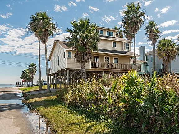 HERE IS THE BACKSIDE OF THE HOME.