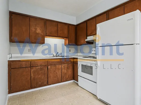 914 E Oak St, Greenville, MI 48838