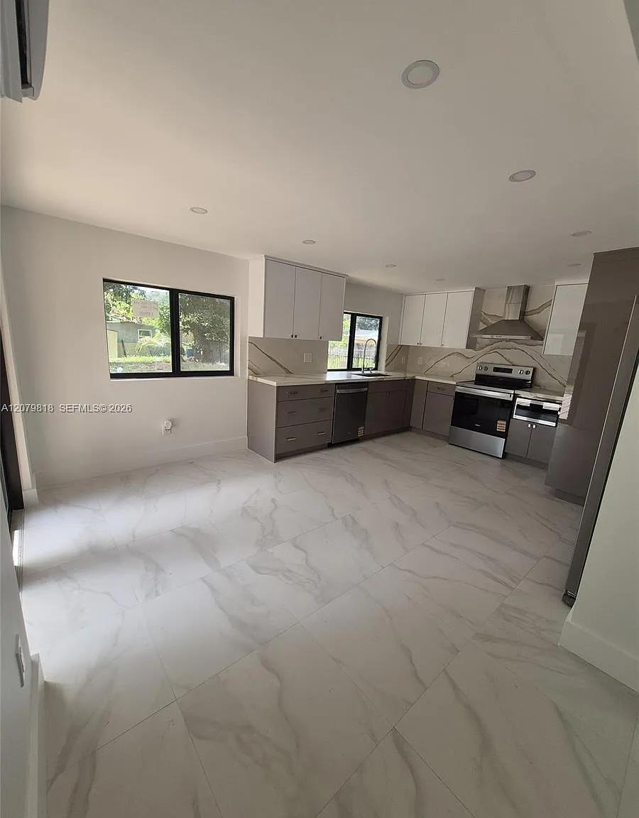 Biscayne Gardens Sec E Pa — Photo 4