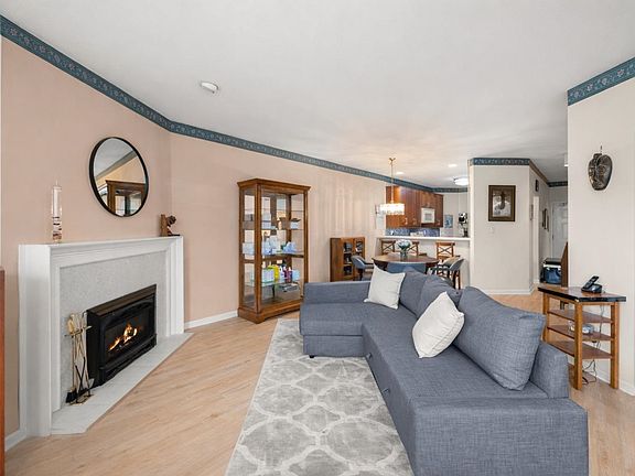 4th image of 4753 River Rd W #108