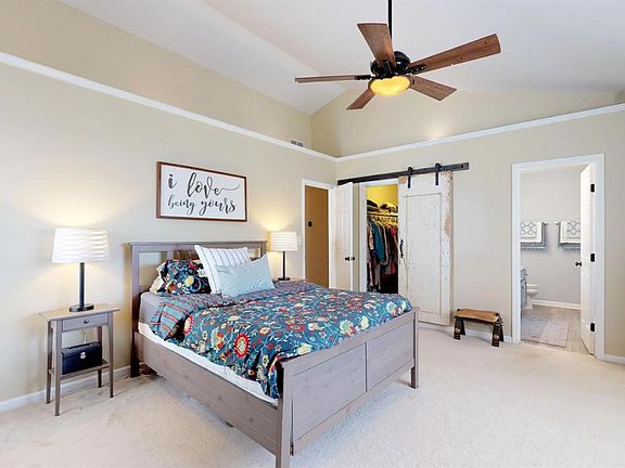 3rd image of 2009 Blackhorse Ln