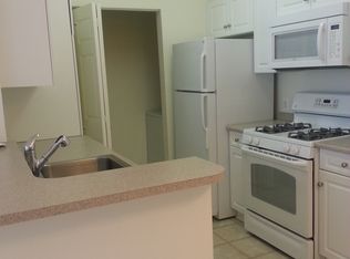 9701 Skyhill Way APT 205, Rockville, MD 20850