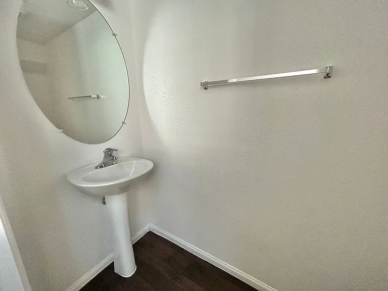 4908 Blue Marlin Ave — Photo 8