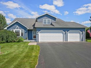 6056 Country Cv, Traverse City, MI 49685
