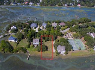 261 Little Oak Island Dr, Folly Beach, SC 29439