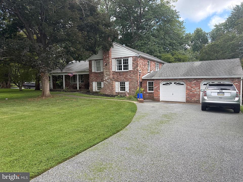 1st image of 247 Yarmouth Ln