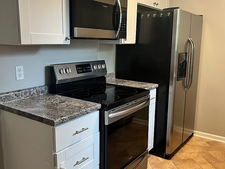 211 Hayter Dr — Photo 37